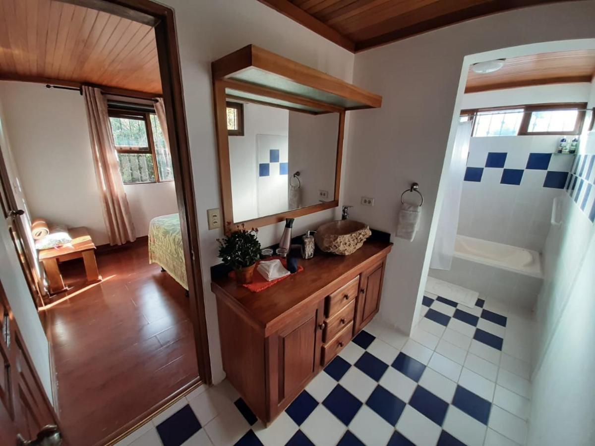Luna Inn B&B Ciudad Cariari Eksteriør bilde